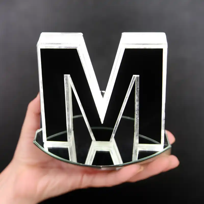 چراغ خواب طرح حرف M کد 001