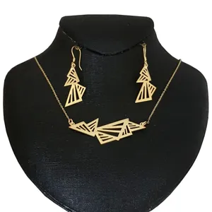 نیم ست نقره زنانه دلی جم طرح مثلث کد D27