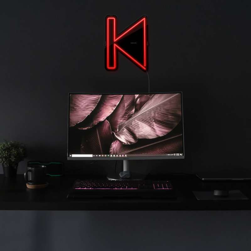 چراغ دیواری نئون دیزاین مدل Perviues-BL_RD