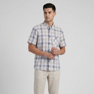 پیراهن آستین کوتاه یقه برگردان با تنخور معمولی (regular fit) مردانه ال سی وایکیکی مدل S618235Z8