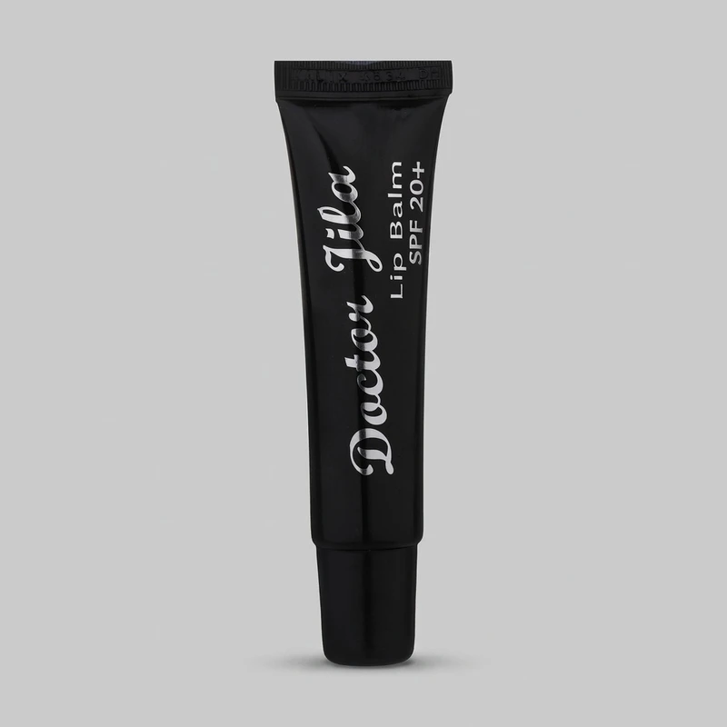 بالم لب دکتر ژیلا مدل B01 وزن 12 گرم نرم‌کننده و مرطوب‌کننده لب‌های خشک و حساس حاوی روغن آووکادو، روغن زیتون، روغن جوجوبا و عصاره چای سبز و بابونه مناسب بانوان و آقایان