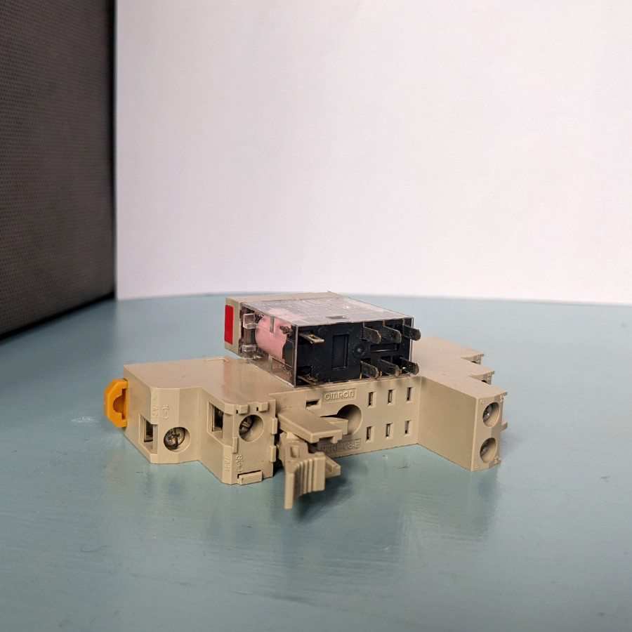 رله دوکنتاکت اومرون  مدل 24VAC G2R