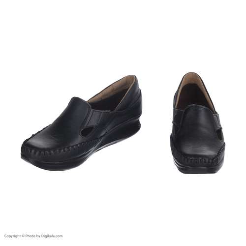 کفش راحتی زنانه کد ۱۳۰ کفش راحتی زنانه کد ۱۳۰