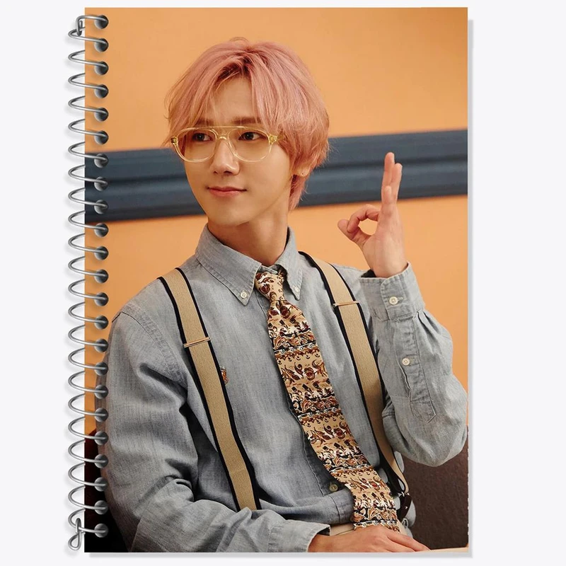 دفتر زبان 50 برگ خندالو مدل سه خط طرح یسونگ گروه سوپر جونیور Super Junior کد 21473