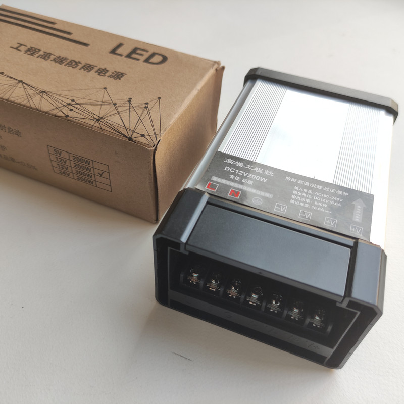 آداپتور 12 ولت 16.6 آمپر مدل DC12V200W آداپتور 12 ولت 16.6 آمپر مدل DC12V200W