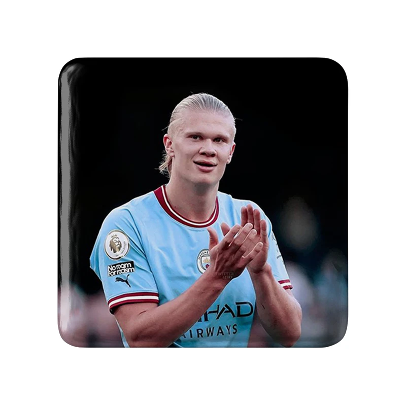 پیکسل خندالو طرح ارلینگ هالند (Erling Haaland) مدل مربعی کد 36385