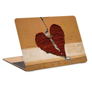 استیکر لپ تاپ طرح heart love threads کد P-796 مناسب برای لپ تاپ 15.6 اینچ