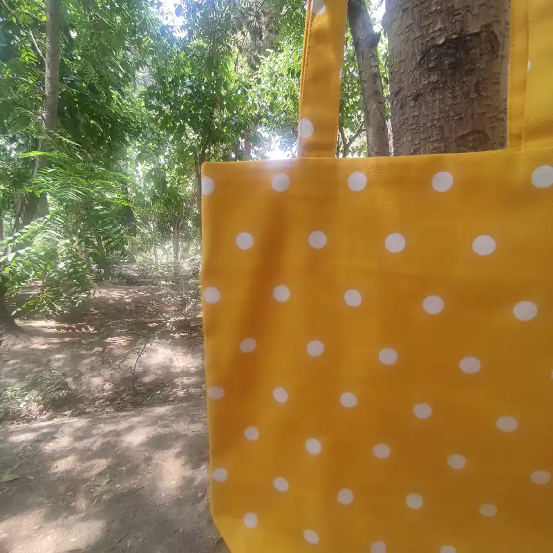 کیف رودوشی زنانه مدل توت بگ طرح خالخالی