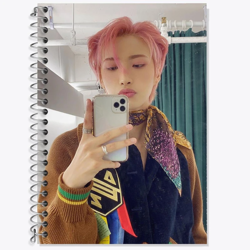 دفتر زبان 50 برگ خندالو مدل دو خط طرح سونگهوا گروه ایتیز ATEEZ کد 21268