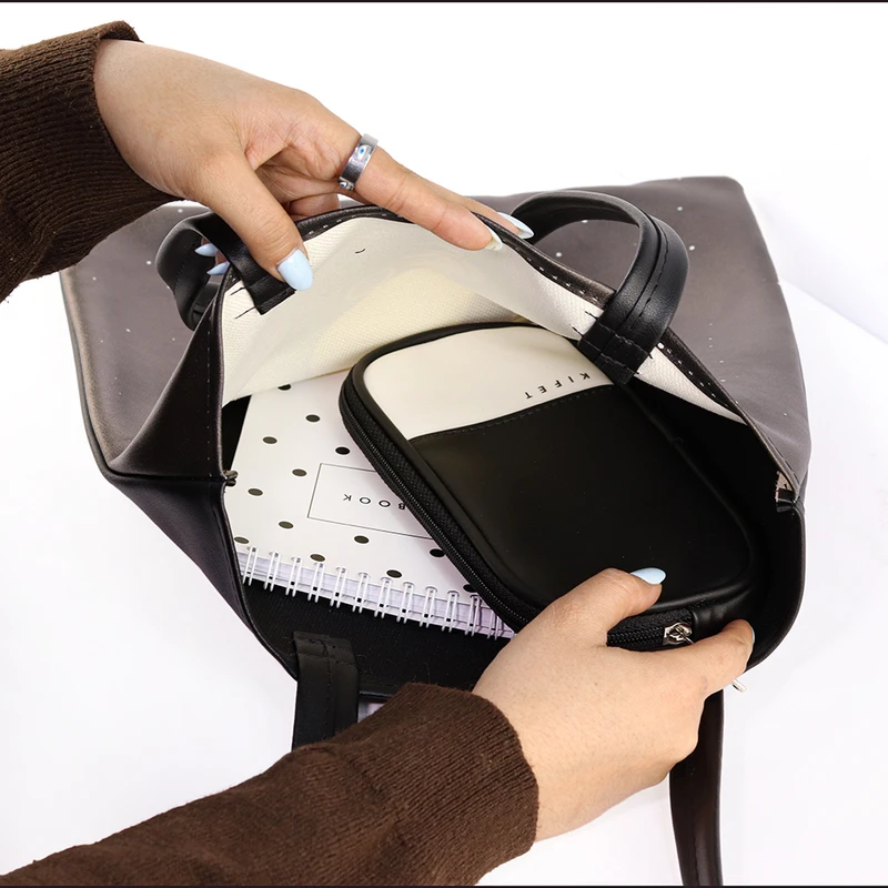 عکس شماره 4 : کیف دستی بچگانه مدل فضانورد کد 3 کیفت