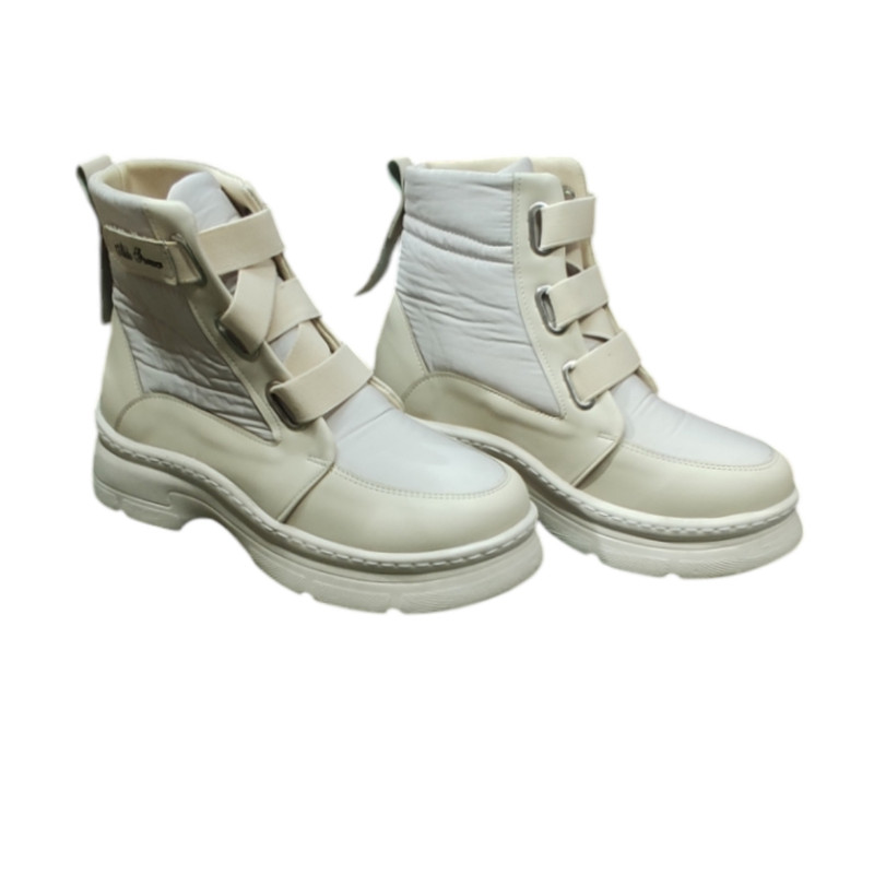 نیم بوت زنانه مدل چسبی