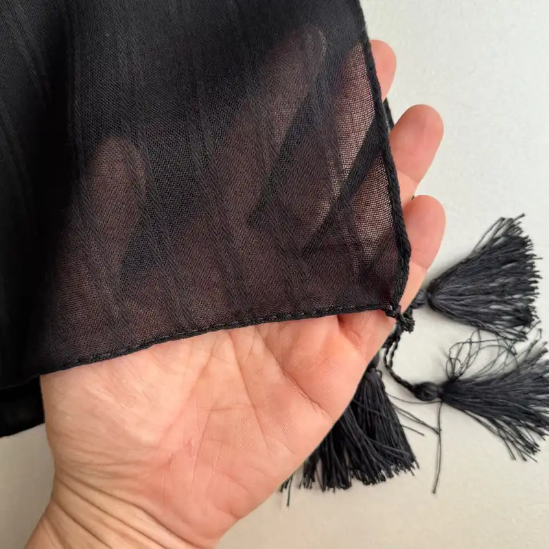 شال زنانه مدل ساده نخی راه راه منگوله دار چهار فصل