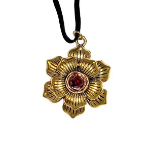  گردنبند زنانه طرح گل مدل 6 پر
