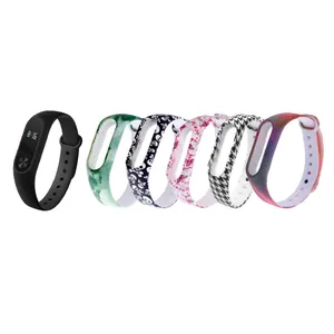 مچ بند تندرستی شیائومی مدل Mi Band 2 به همراه محافظ صفحه و بند سیلیکونی کد 111