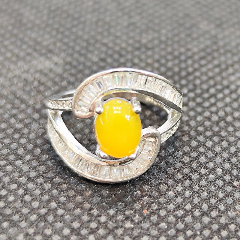 انگشتر نقره زنانه مدل سنگ عقیق شرف شمس کد 61 انگشتر نقره زنانه مدل سنگ عقیق شرف شمس کد 61