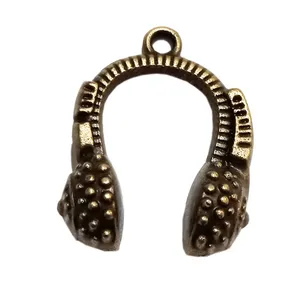 آویز گردنبند مدل هدست