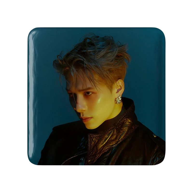 مگنت خندالو طرح جکسون گروه گات سون GOT7  مدل مربعی کد 20957