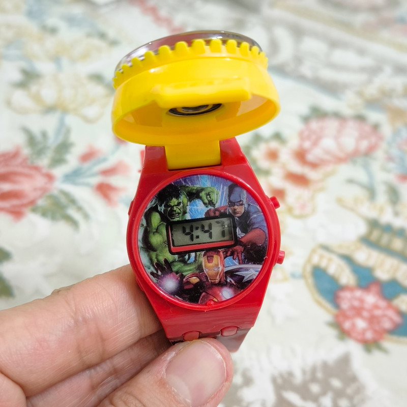 ساعت مچی دیجیتال پسرانه مدل بند سیلیکونی قاب چرخان طرح مرد آهنی ساعت مچی دیجیتال پسرانه مدل بند سیلیکونی قاب چرخان طرح مرد آهنی