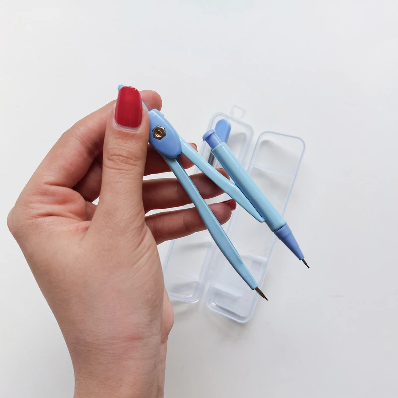 عکس شماره 3 : ست پرگار کریتورز کلاس مدل کلاسیک طرح پاستلی به همراه خط کش