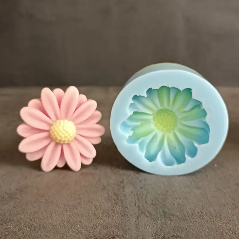 قالب شمع مدل سیلیکونی طرح گل بابونه مجموعه 3 عددی