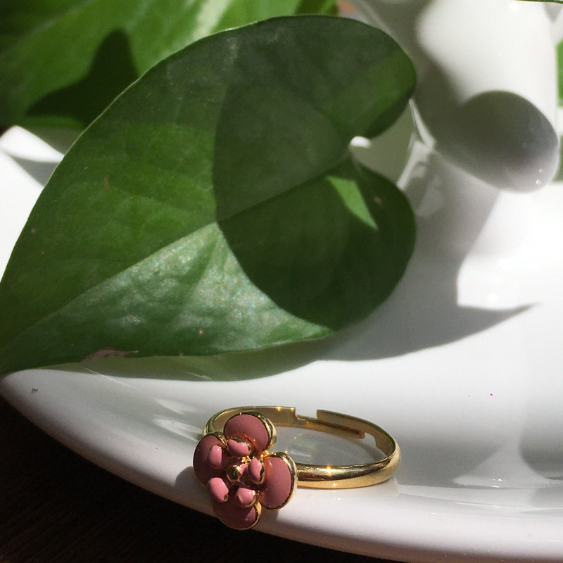 انگشتر زنانه مدل آترین انگشتر زنانه مدل آترین