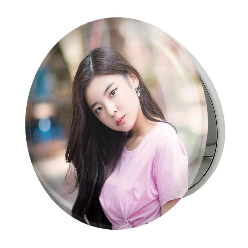 آینه جیبی خندالو طرح گروه ایتزی ITZY مدل تاشو کد 12452 