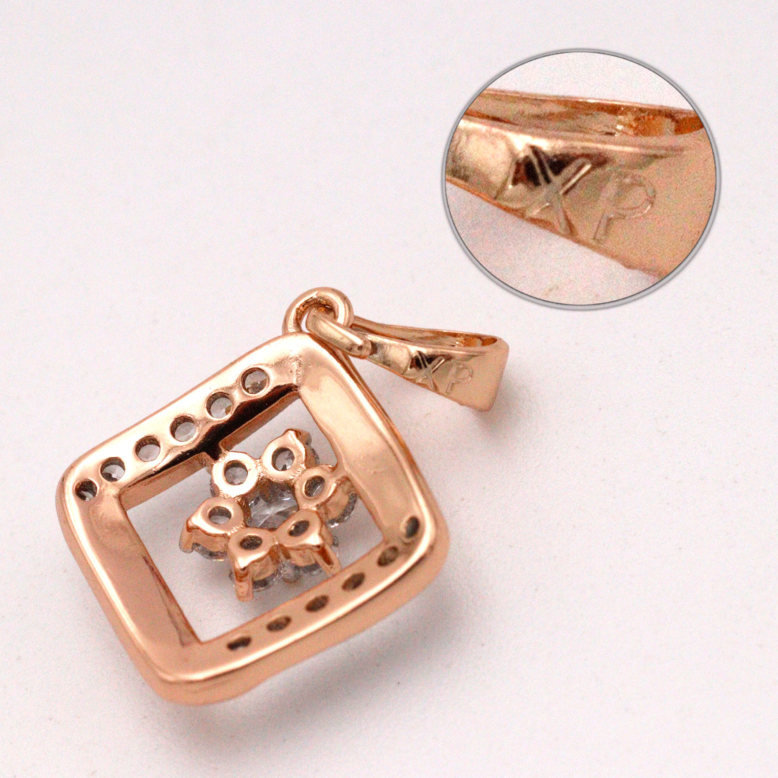 نیم ست زنانه ژوپینگ مدل گل و مربع نگینی کد THS-09