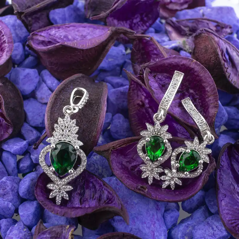 نیم ست نقره زنانه مدل زمرد AMT-N153