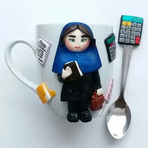 ماگ سرامیکی مدل حسابدار L985 به همراه قاشق