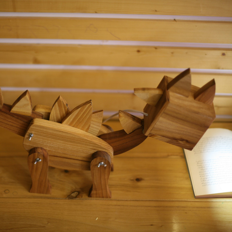 چراغ مطالعه طرح دایناسور مدل Stego