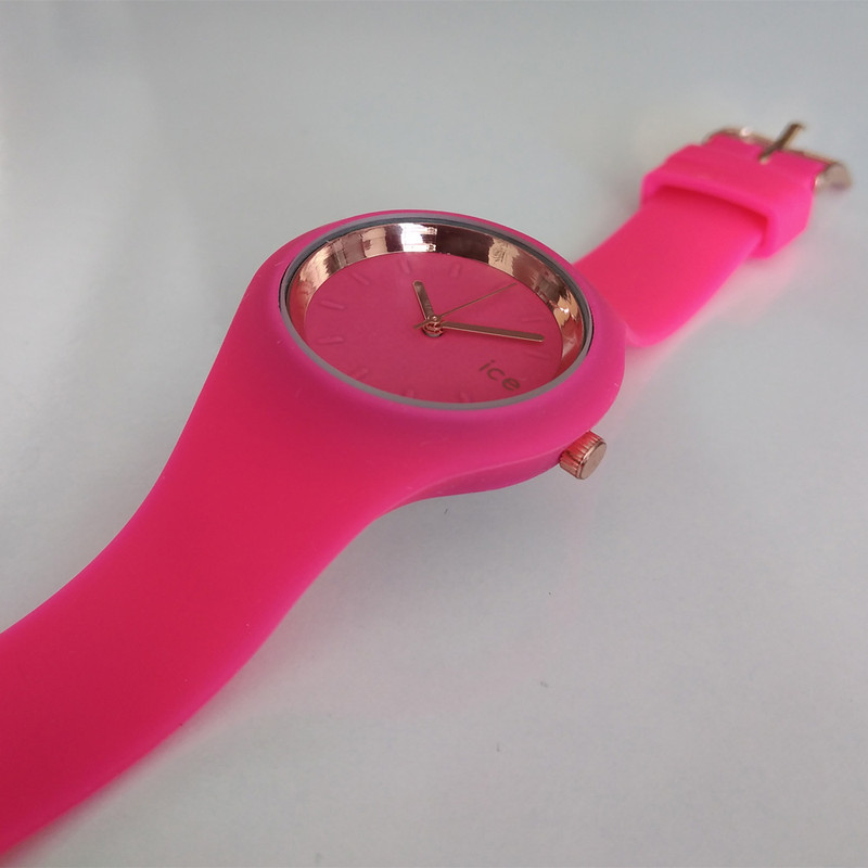 ساعت مچی عقربه ای دخترانه مدل بندسیلیکونی کد 57
