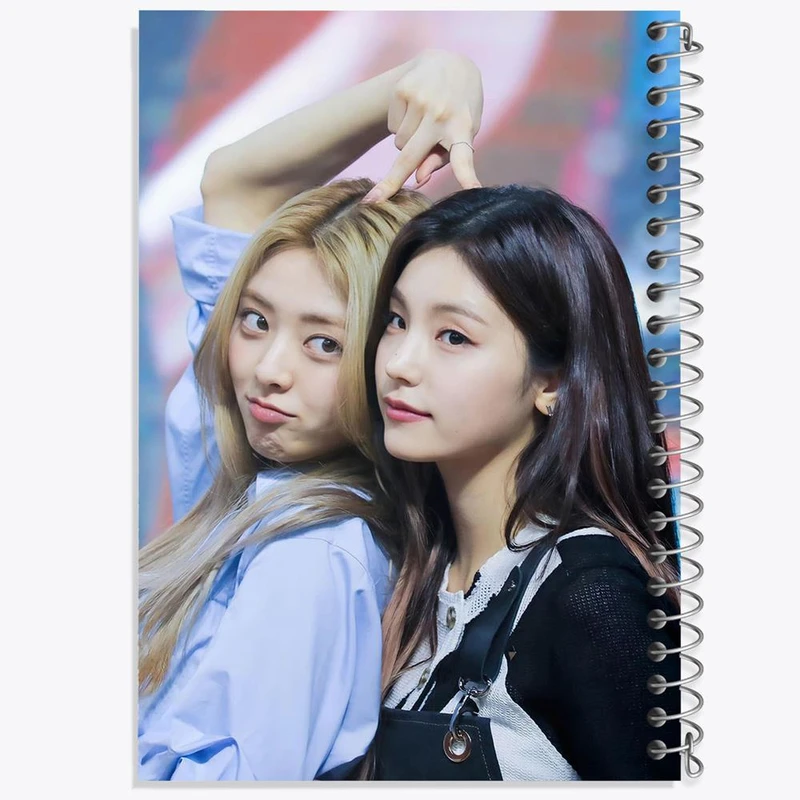 دفتر نقاشی 50 برگ خندالو مدل گروه ایتزی ITZY کد 20233