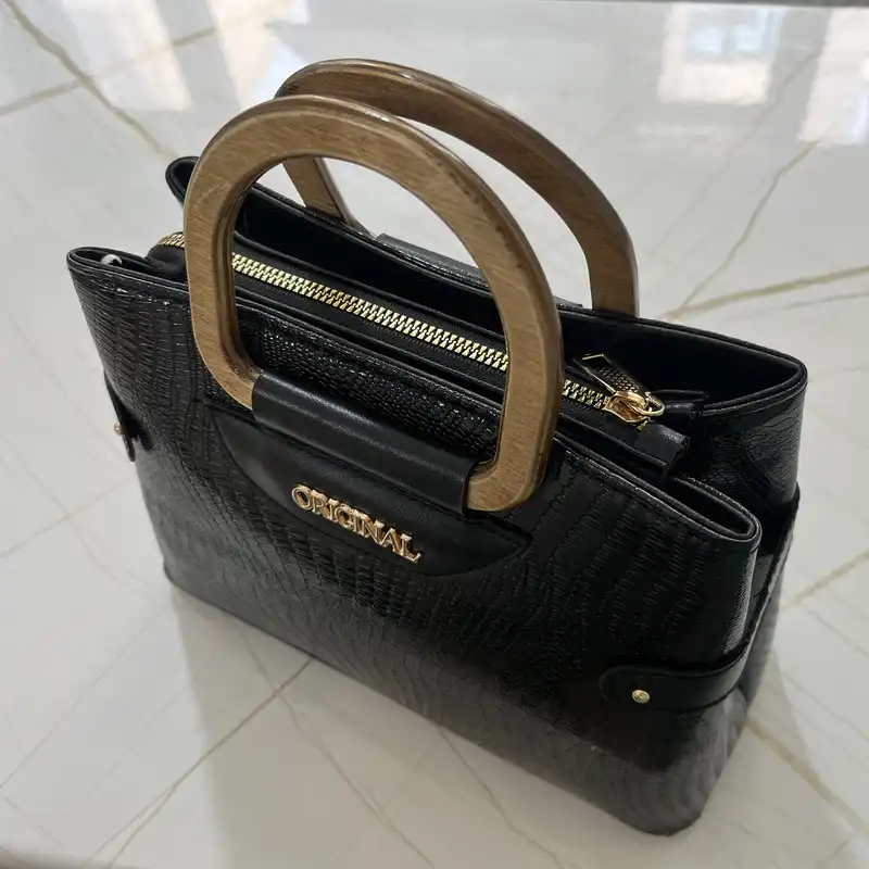 کیف دستی زنانه مدل چرمی دسته چوبی