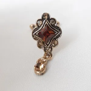 گیره روسری زنانه مدل گل مریم GM718