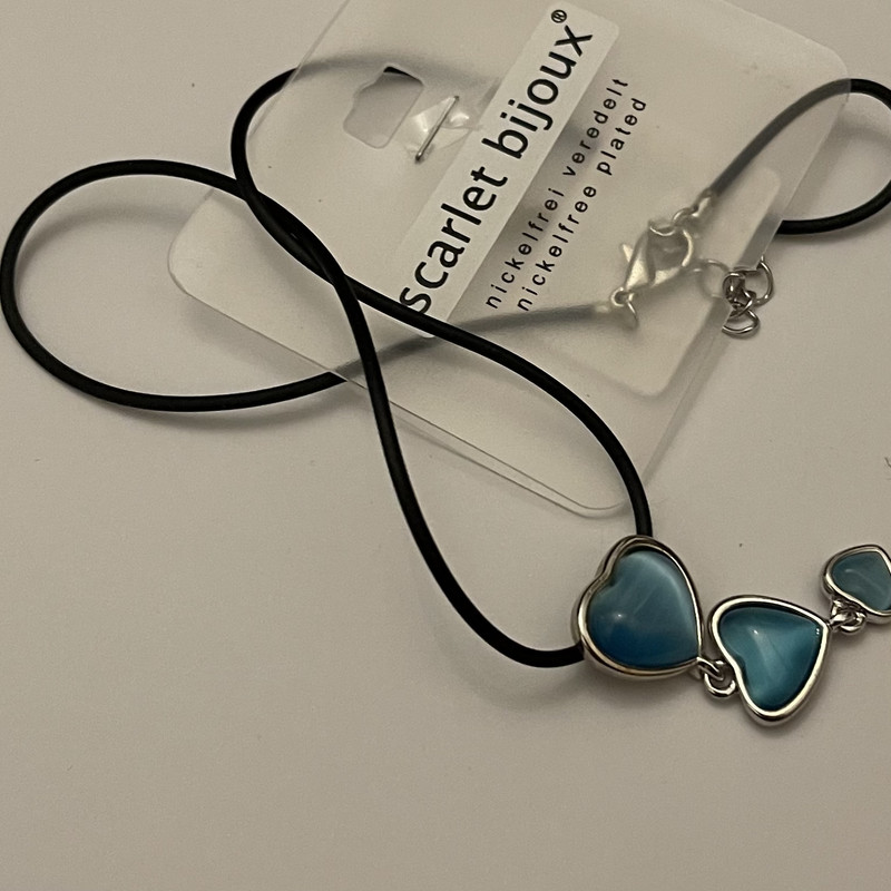 گردنبند دخترانه اسکارلت بیجوکس مدل 466 گردنبند دخترانه اسکارلت بیجوکس مدل 466