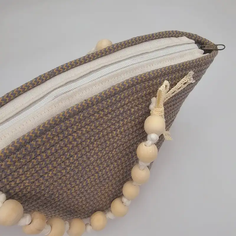 کیف دستی زنانه مدل قیطان دوزی طرح لبخند