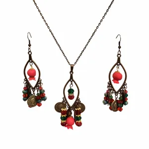 ست گردنبند و گوشواره دست ساز مدل یلدا 209