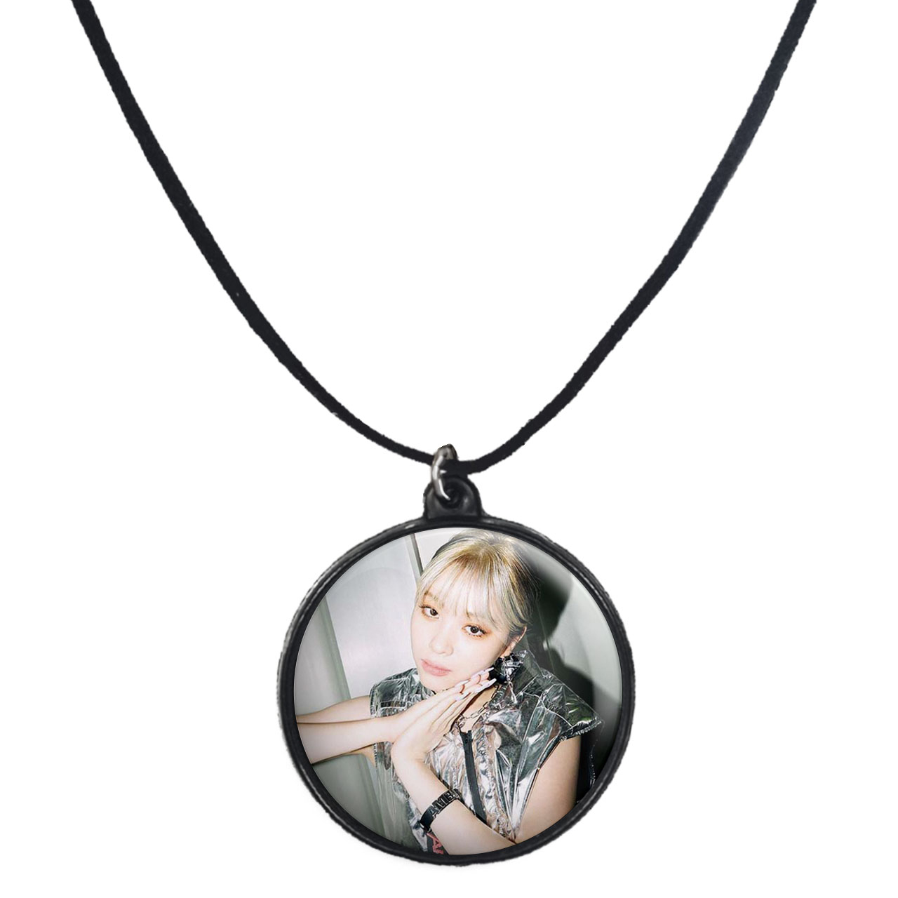 گردنبند پرمانه طرح گروه موسیقی ایتزی کد pmb.13255 مدل دو طرفه