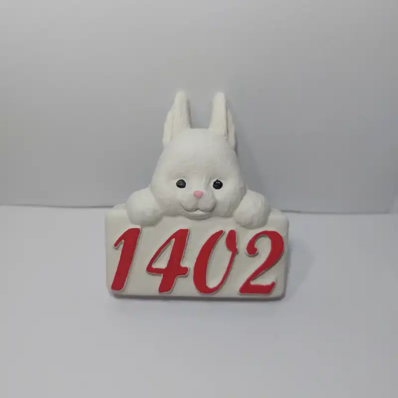 مجسمه مدل خرگوش نماد سال 1402