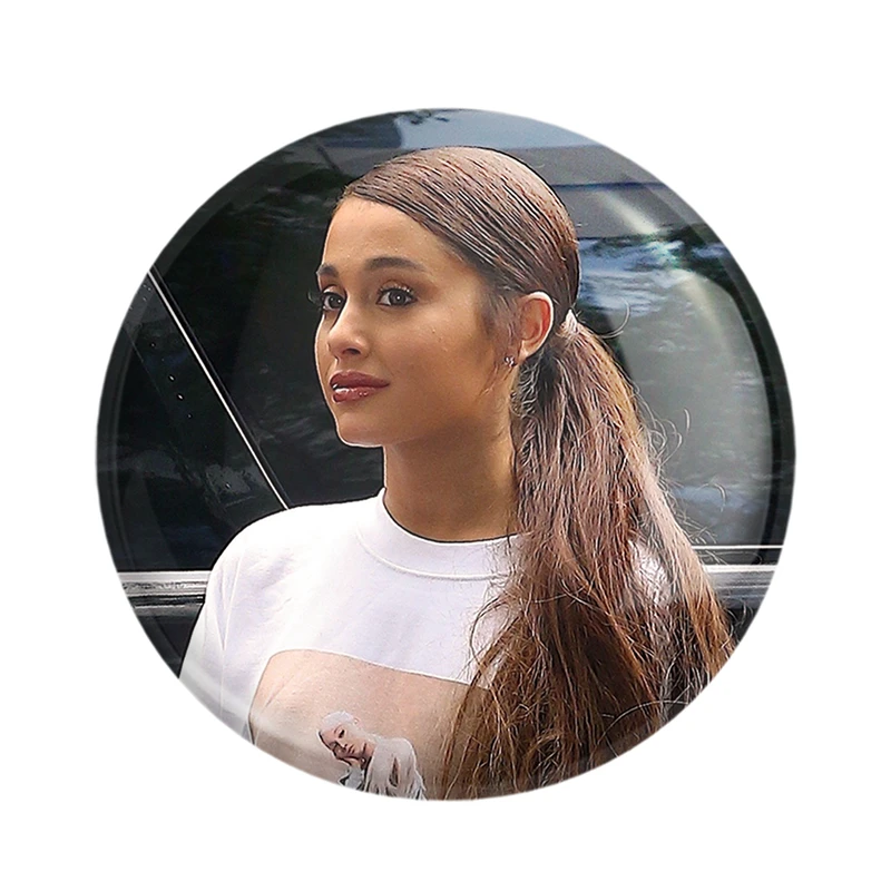 مگنت خندالو مدل آریانا گرانده Ariana Grande  کد 19068