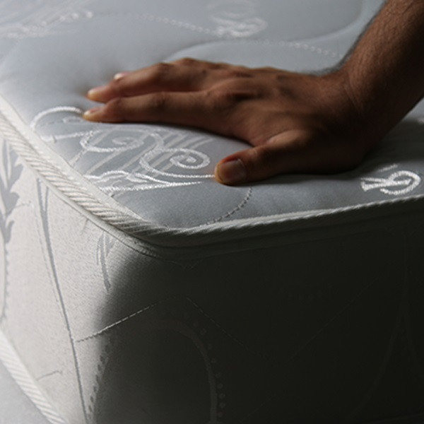 تشک رویال مدل اولتراپدیک پددار طبی کد T06P دو نفره سایز 200 × 160 سانتی‌ متر