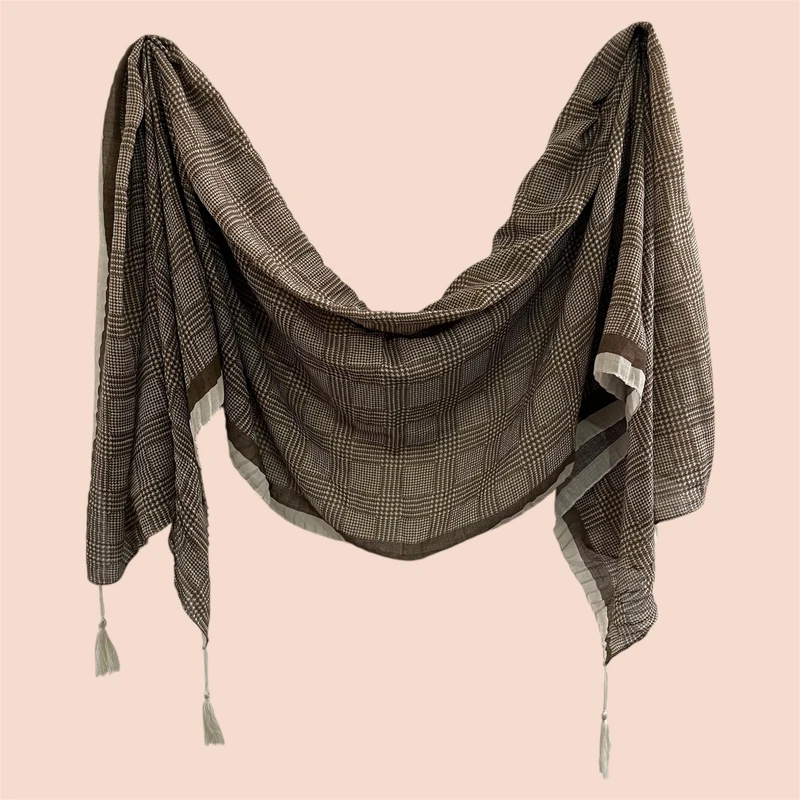 شال زنانه مدل پلیسه چهارخانه مجلسی کد ۰۰۱۹