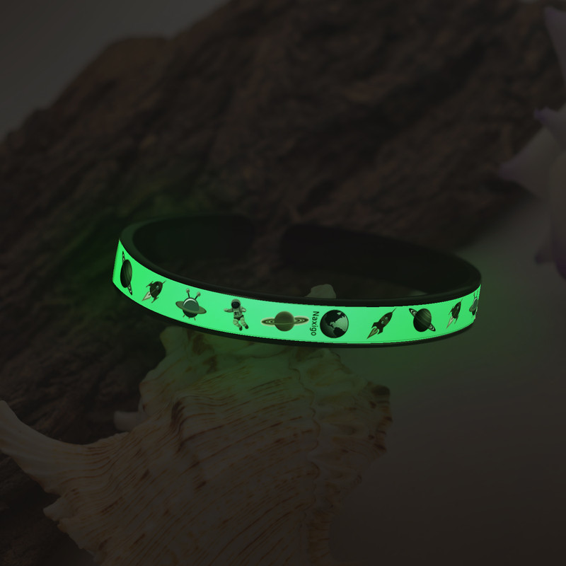 دستبند ناکسیگو طرح فضانوردی مدل BR5484