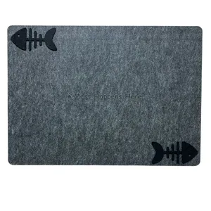 مت زیرانداز ظرف غذا و آب سگ و گربه مدل nm2