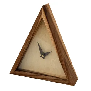 ساعت رومیزی عقربه‌ای مدل مثلثی