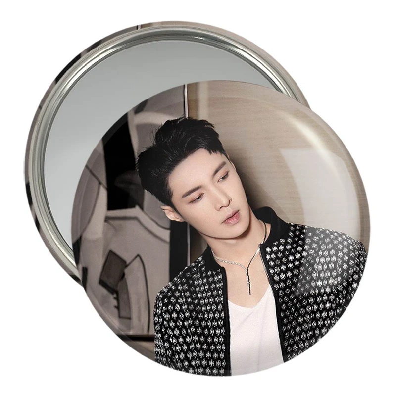 آینه جیبی خندالو مدل لی گروه اکسو EXO  کد 13445