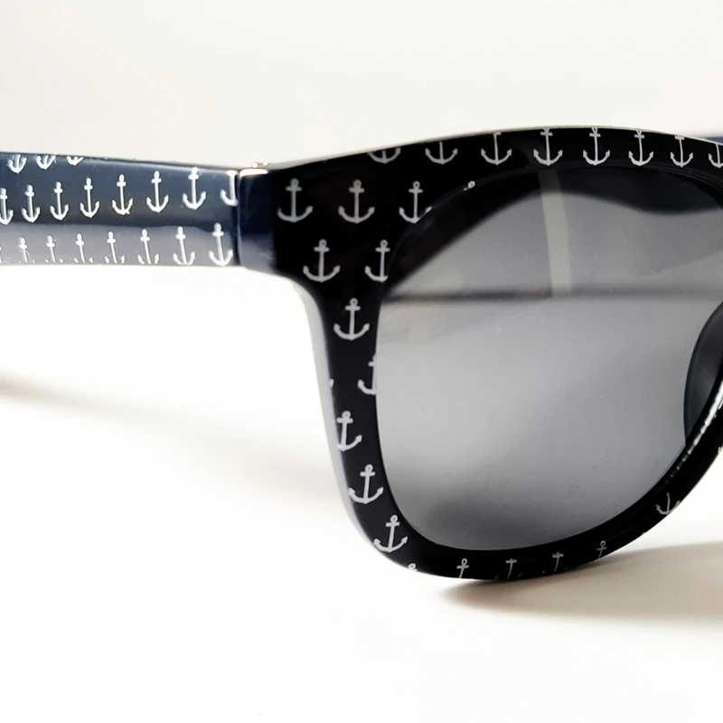 عکس شماره 5 : عینک آفتابی پسرانه مدل ویفرر طرح لنگر