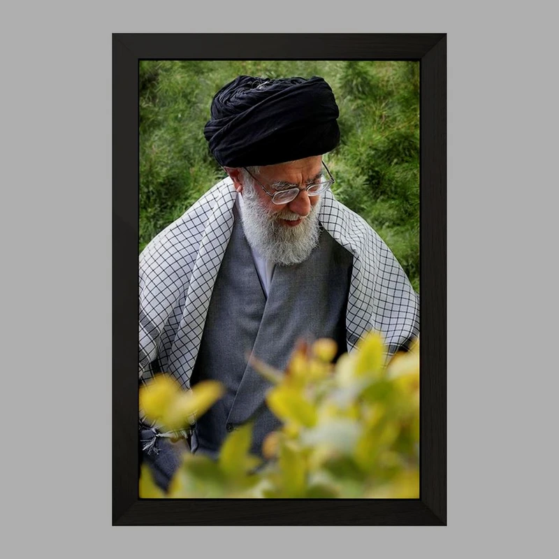 تابلو خندالو مدل تصویر رهبر  کد 12622