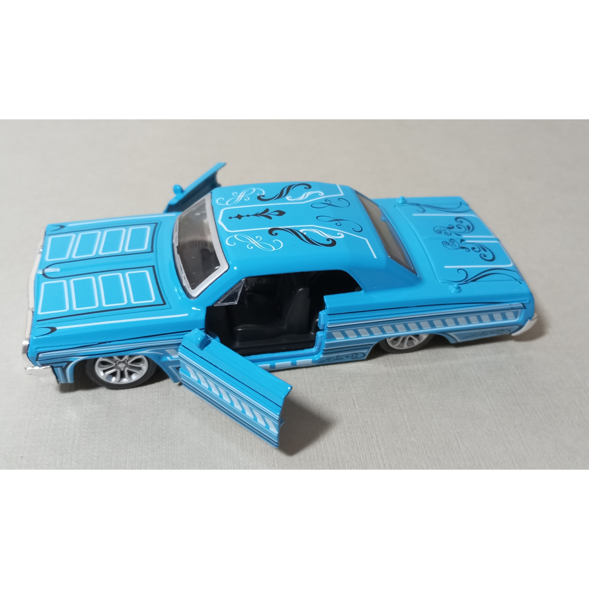 ماکت ماشین مدل شورلت ایمپالا کد 832