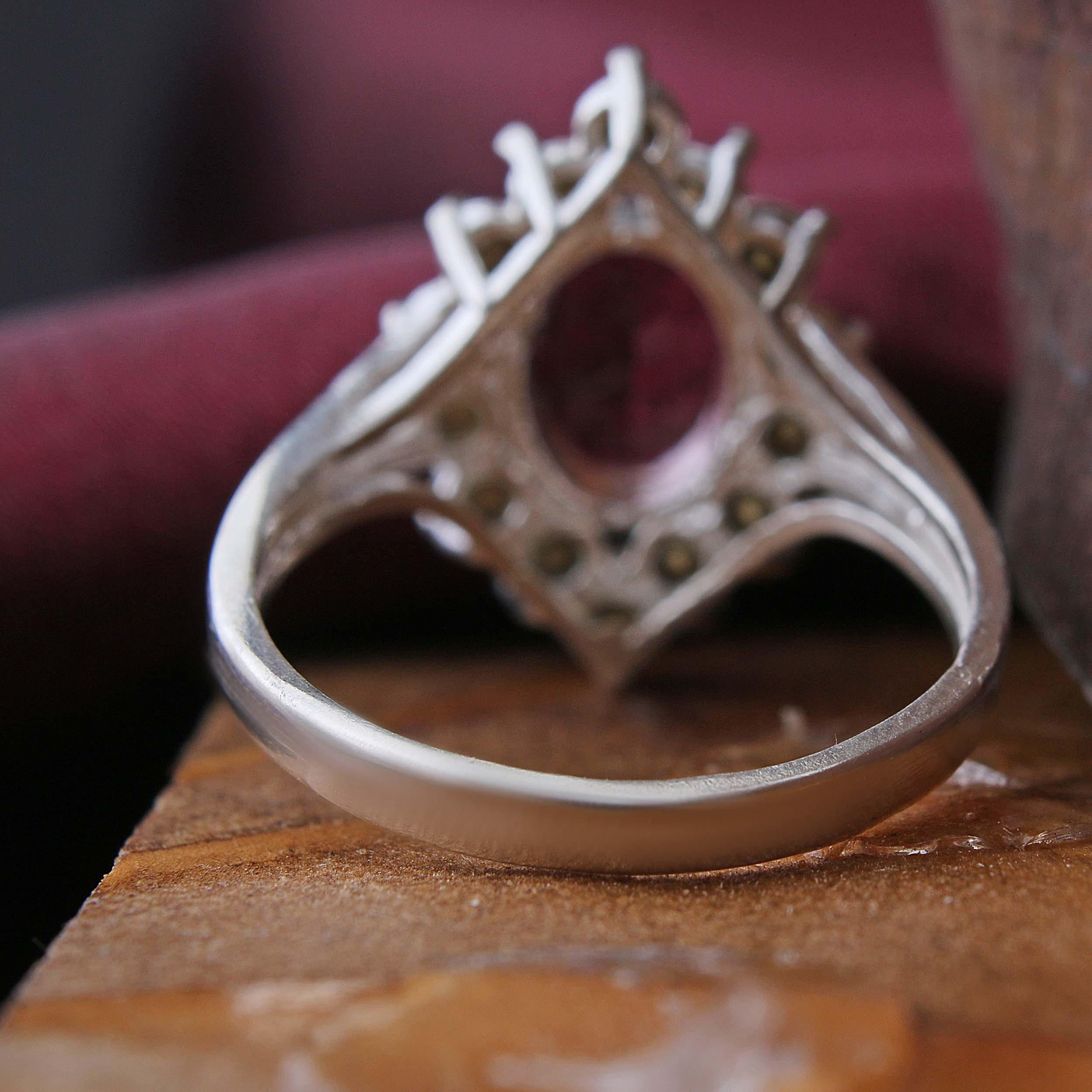 انگشتر نقره زنانه بازرگانی میلادی مدل نگین الکساندریت مدرن کد AW_663